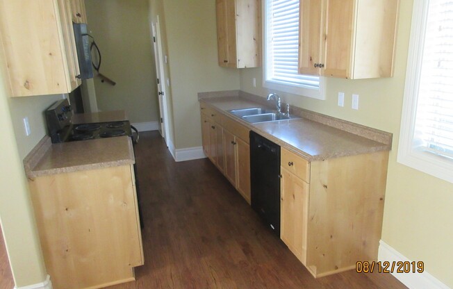 2 beds, 2.5 baths, 1,500 sqft, $1,895, Unit Grant - 101