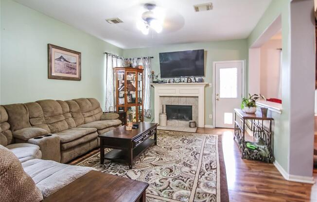 3803 OAKWILDE CIR