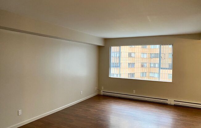 2 beds, 1 bath, 856 sqft, $1,850, Unit 105