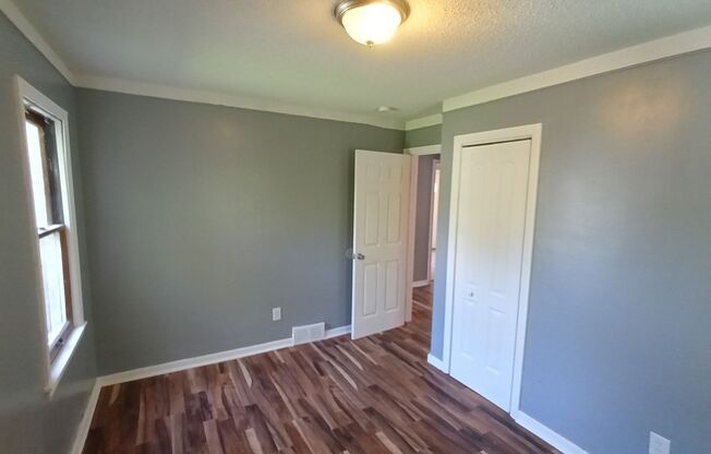 3 beds, 1 bath, $1,000