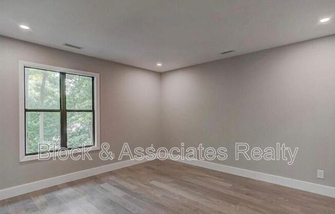 7209 WOODS EDGE