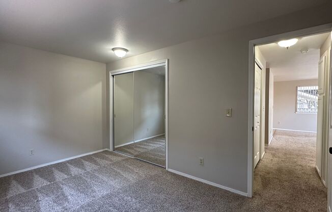 2 beds, 1 bath, 840 sqft, $1,295, Unit 74