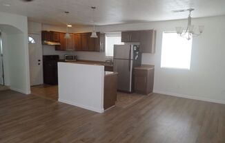Available - Cute 2 bedroom