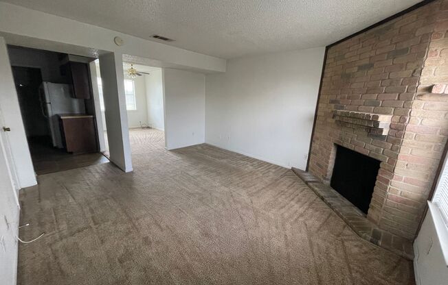 2 beds, 1 bath, 855 sqft, $725, Unit Unit B