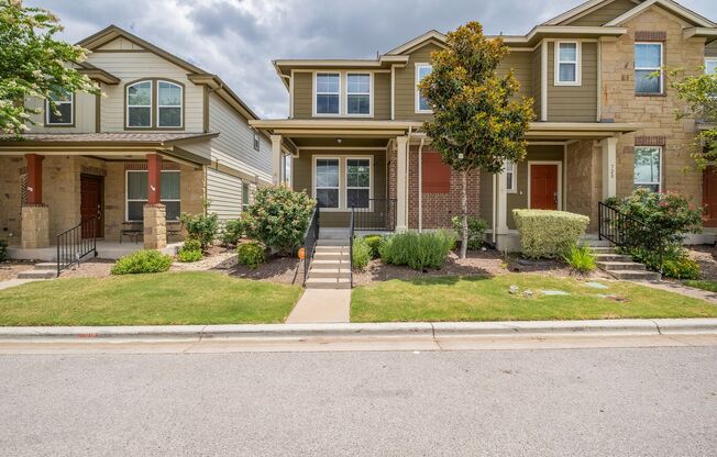 Charming 3 Bedroom, 2.5 Bath Townhouse in Cedar Park Town Center!