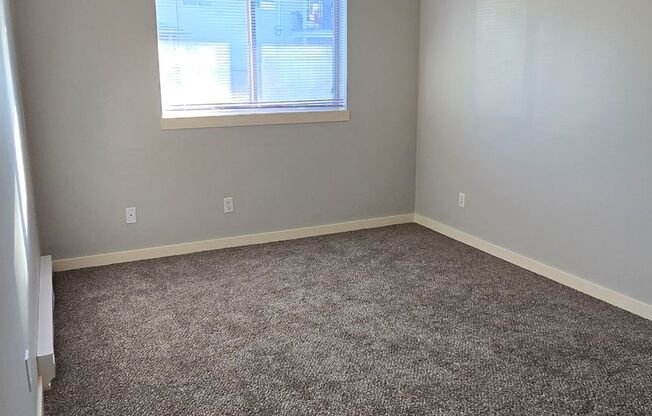 3 beds, 2 baths, 1,050 sqft, $1,500, Unit C18
