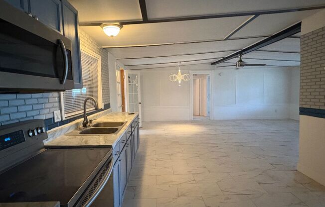 4bed/3bath SFH Rent $1740/month ready May 2026