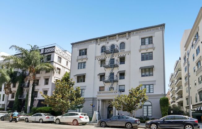 1 bed, 1 bath, 707 sqft, $2,700, Unit 401