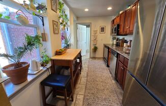 Beautiful bright 2 bed 2 bath with separate den/office space