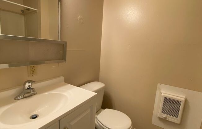 1 bed, 1 bath, $895, Unit #5