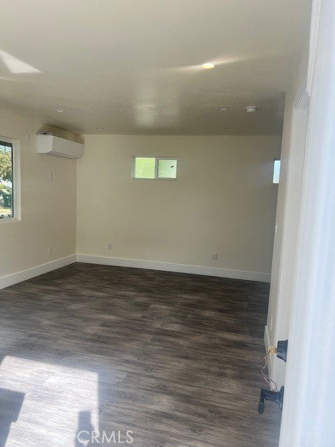 Studio, 1 bath, 325 sqft, $2,100