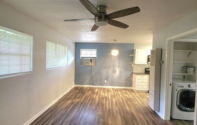 RENOVATED 1/1 w/ Deck, Washer/Dryer, & Granite Counters in Walkable Midtown Area! Available Now for $875/month!