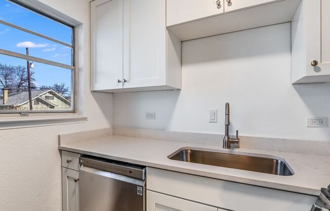 2 beds, 1.5 baths, 1,042 sqft, $1,450, Unit 119