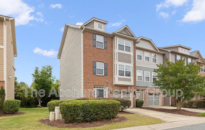 611 CARLTON CMNS LN