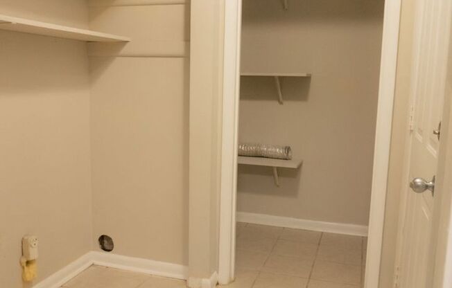 3 beds, 2.5 baths, 1,380 sqft, $1,325, Unit 1914-02