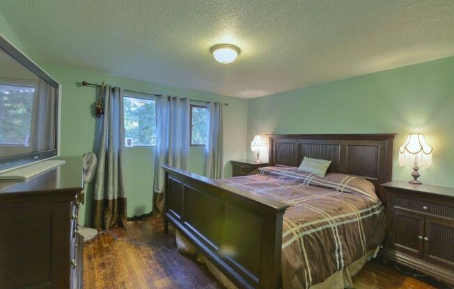 Charming 3 Bed 2 Bath Home in Eastgate