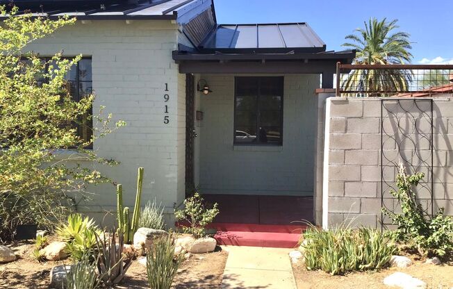 Modern, beautiful 3Bdrm, 2ba unfurnished in Sam Hughes, 1m to UofA