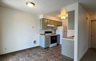 2 beds, 1 bath, 900 sqft, $1,350, Unit 3661