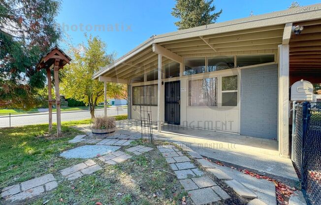 Clean & Quiet Northside Home