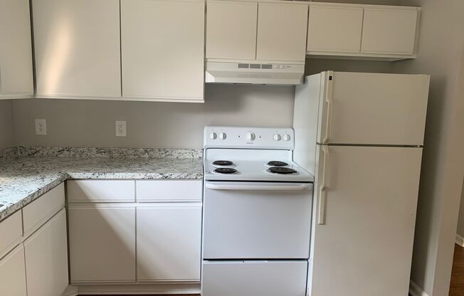 2 beds, 1 bath, 750 sqft, $995, Unit D