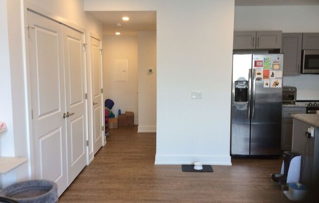 Studio, 1 bath, 575 sqft, $1,425, Unit Unit 407