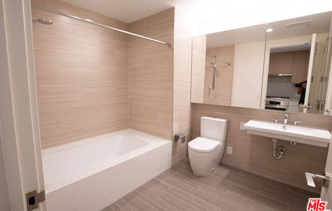 Studio, 1 bath, 544 sqft, $2,100, Unit 719