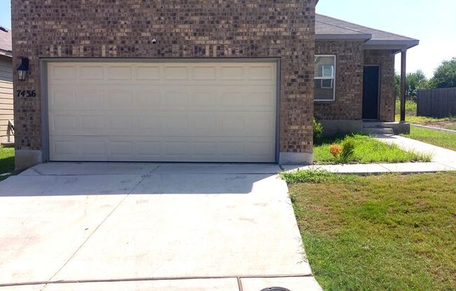 ZERO APPLICATION FEE FOR THIS LOVELY 3BR/2BA RANCH!