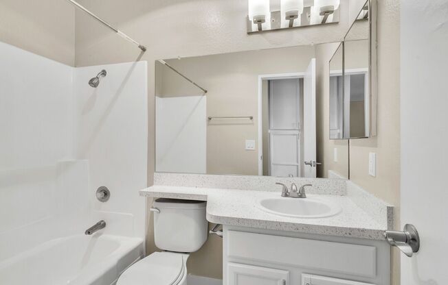 2 beds, 1 bath, 650 sqft, $2,215, Unit Unit 047