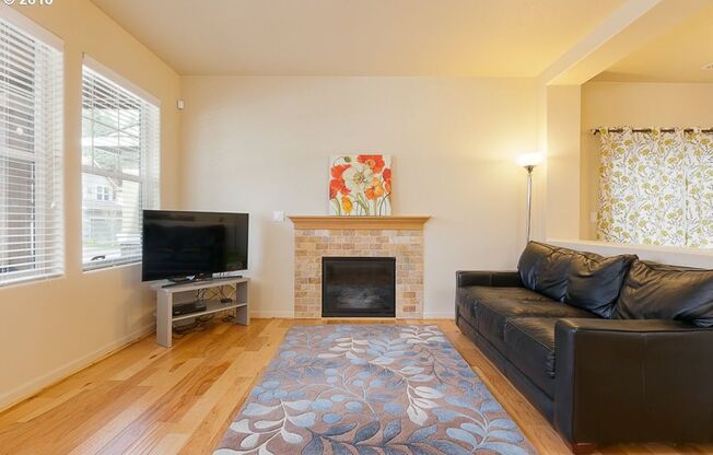 3 beds, 2.5 baths, $2,495