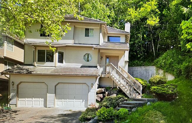 Great House in Redmond near Microsoft campus area for rent