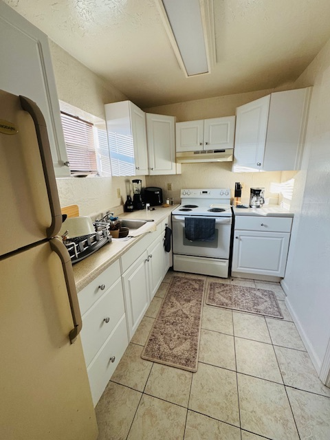 113 NE LINCOLN CIR N