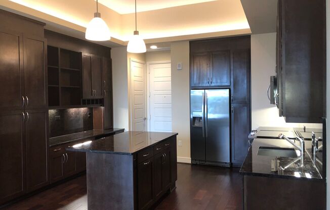 1 bed, 1 bath, 828 sqft, $3,405, Unit 1915