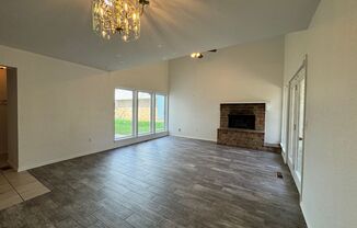 1825 Sq Ft- 3 Bed/2Bath Duplex- All Appliances Included