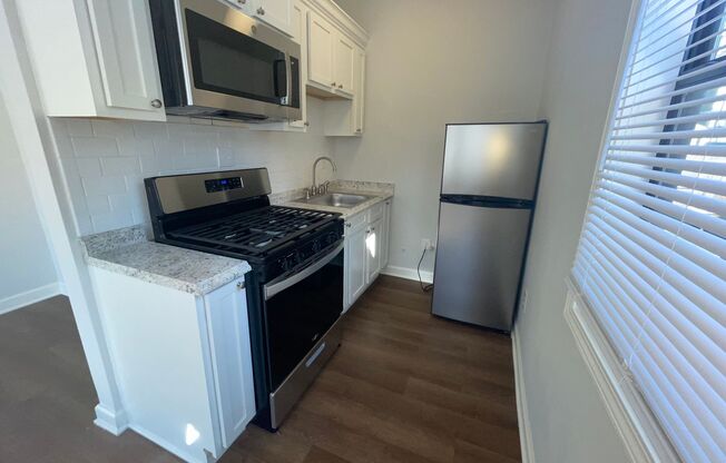 Studio, 1 bath, 300 sqft, $595, Unit Guest House