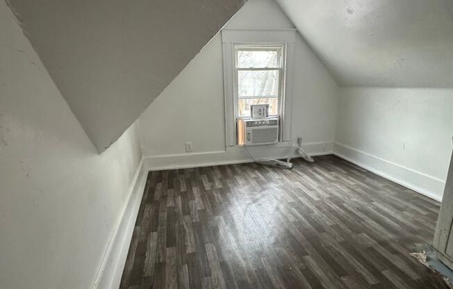 1 bedroom 1 bath studio with utilities included