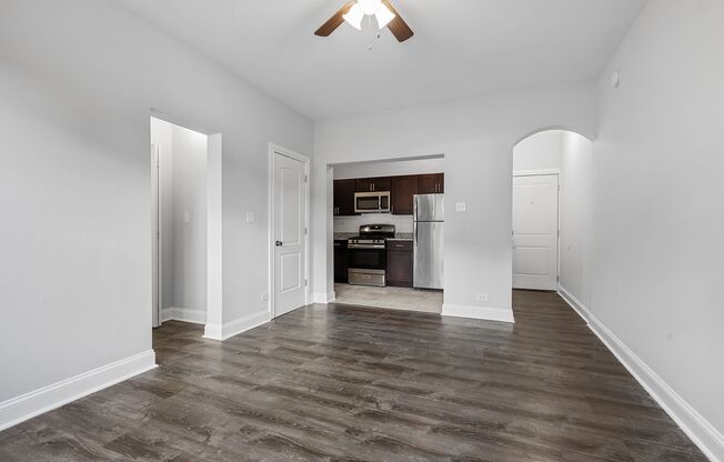 Studio, 1 bath, 375 sqft, $1,395, Unit 409