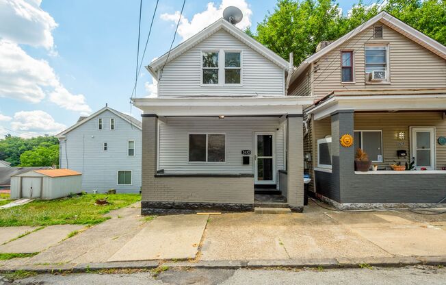 GREAT TWO BEDROOM IN SOUTH SIDE SLOPES!