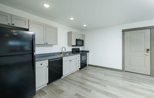 1 bed, 1 bath, 730 sqft, $1,650, Unit 201