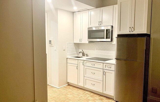 1 bed, 1 bath, 325 sqft, $2,950, Unit 7L