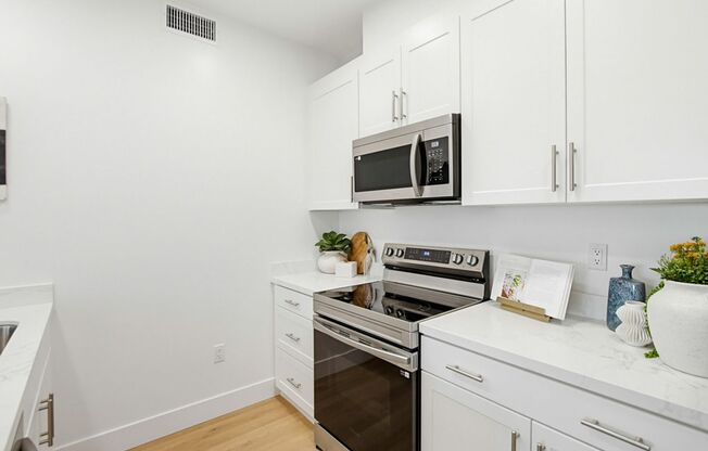 2 beds, 2 baths, 725 sqft, $2,995, Unit 3301