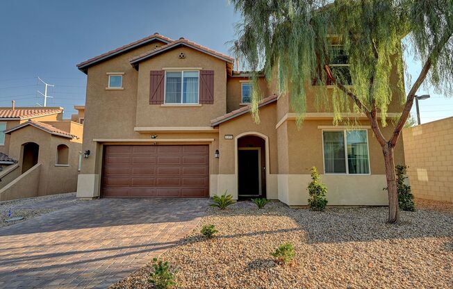 A Stunning Home in Henderson a Sparkling Pool and Spa