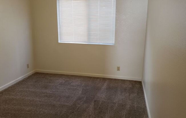 2 beds, 1 bath, 775 sqft, $1,300, Unit A1