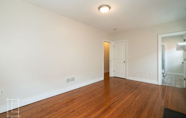 2 beds, 2 baths, $1,800, Unit 19 W. 1st Ave Apt. 201