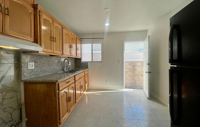 2 beds, 1 bath, 560 sqft, $2,000, Unit 1