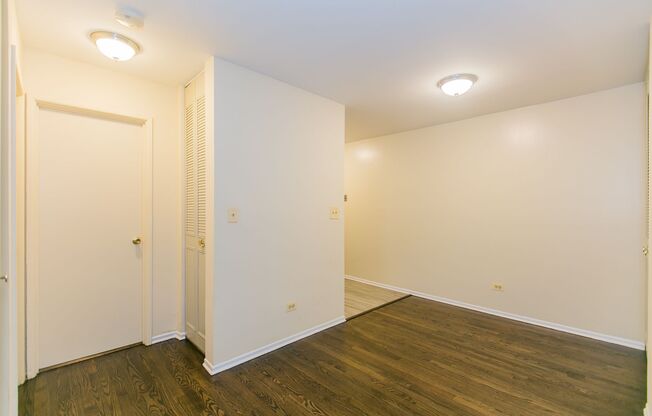 1 bed, 1 bath, 700 sqft, $1,825, Unit 425