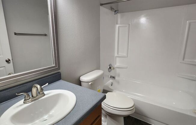 2 beds, 2 baths, 931 sqft, $1,037, Unit 03-0305