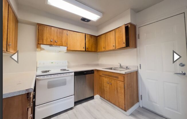 Bright 2 bed corner unit