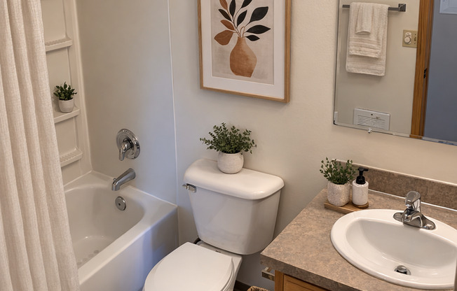 2 beds, 1 bath, 720 sqft, $1,015, Unit 23