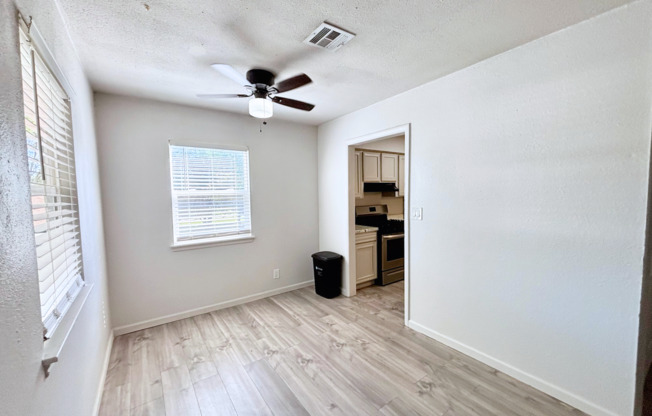 2 beds, 1 bath, 829 sqft, $975, Unit 40