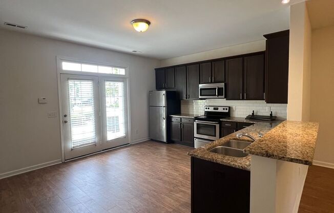 3 beds, 2.5 baths, 1,636 sqft, $1,850, Unit Unit F